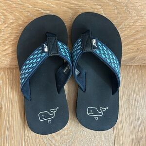 Vineyard Vines boy flip flop size 13